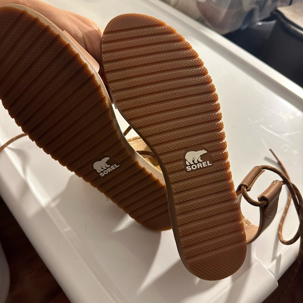 Sorel sandals - Picture 2 of 2
